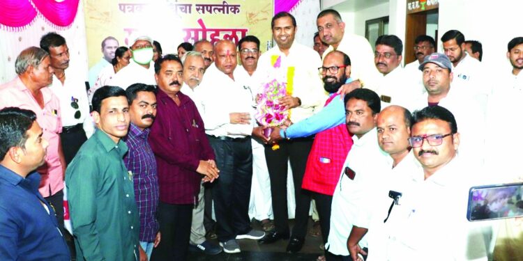 घर नसलेल्या पत्रकारांना म्हाडा योजनेत हक्काचा निवारा मिळवून देणार- आ. चव्हाण