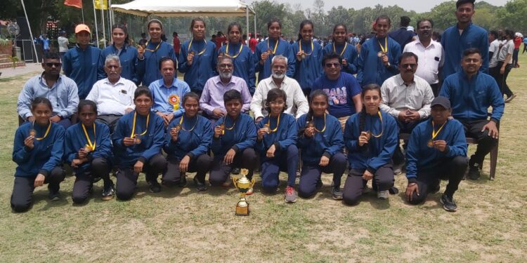 ४० वि ज्युनियर राष्ट्रीय सॉफ्टबॉल स्पर्धेत महाराष्ट्राच्या मुलींच्या संघाला ब्रांझ मेडल