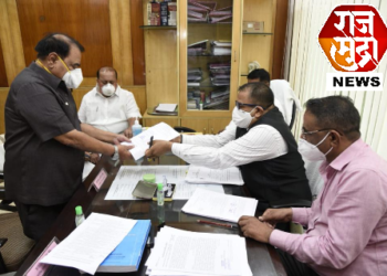 माजी महसूल मंत्री एकनाथराव खडसेंचा विधानपरिषद निवणुकीसाठी उमेदवारी अर्ज दाखल