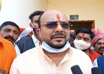 अवकाळीमुळे झालेल्या नुकसानीचे तातडीने पंचनामे करा : पालकमंत्री गुलाबराव पाटील