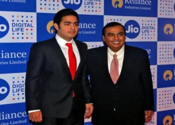 मुकेश अंबानींनी संचालक पदाचा राजीनामा दिला ; नवीन संचालक कोण असेल ?