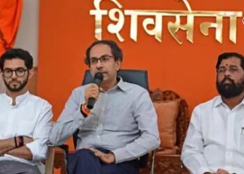 मोठी बातमी; शिवसेनेचे आदित्य ठाकरे सोडून 53 आमदारांना नोटीस, काय आहे प्रकरण ?