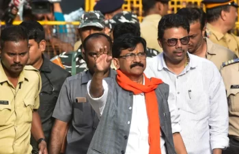 संजय राऊतशी संबंधित आणखी दोन ठिकाणांवर छापे; ईडीची झटपट कारवाई