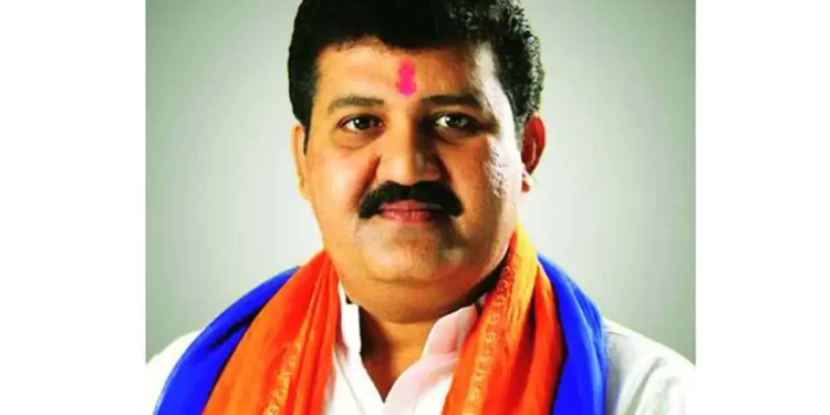 कोण आहेत संजय राठोड ?  ज्यांच्यामुळे मंत्रिमंडळात समावेशावरून गोंधळ उडाला !