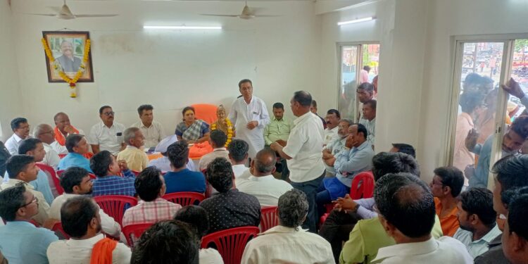 आज पाचोरा येथे आदित्य ठाकरे यांच्या शिव संवाद यात्रा निमित्त शिवसेनेची बैठक संपन्न