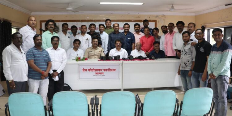 प्रेस फोटोग्राफर फाऊंडेशनच्या  उपक्रमांचे आमदारांकडून कौतुक