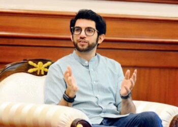 “मी आदित्य ठाकरे बोलतोय” त्या व्यक्तीने कॉल करून एका रहिवाशाकडून मागितले पैसे