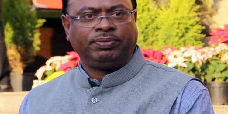 “अपात्रतेचे प्रकरण महाराष्ट्र सरकार संपेपर्यंत चालणार ” व्यक्तव्यामुळे भाजप मध्ये दुरावा!