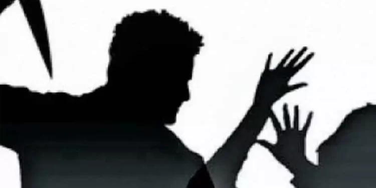 धक्कादायक; शाळेत गेलेली मुलगी घरी परतली नाही, रेल्वे स्टेशनजवळ सापडला मृतदेह..