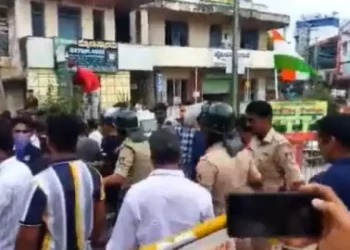 स्वातंत्र्यदिनी सावरकरांच्या फोटोवरून शिवमोग्गामध्ये गोंधळ, संचारबंदी