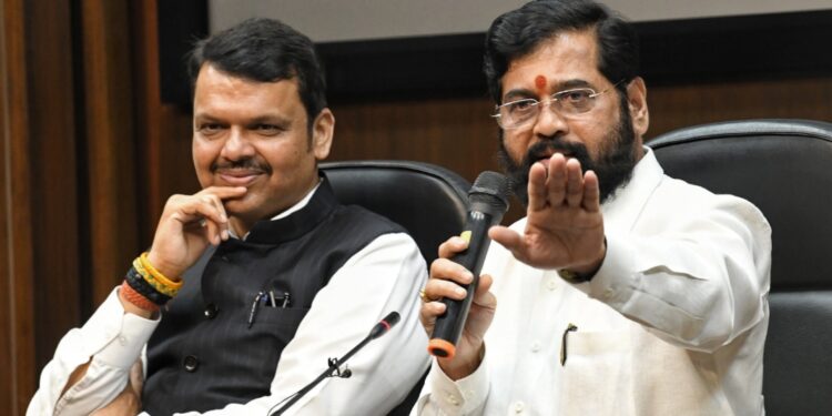 ब्रेकिंग न्युज : मुख्यमंत्री आणि उपमुख्यमंत्री जळगाव जिल्ह्यात येणार ..