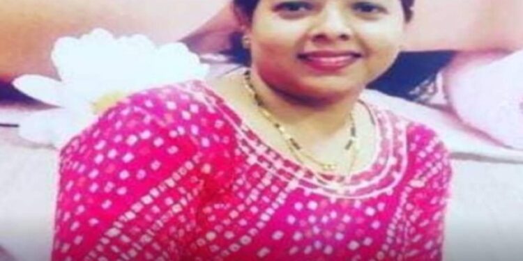 खळबळजनक; या शिवसेना नेत्याने दुसऱ्या पत्नीला जिवंत जाळले, नंतर समुद्रात टाकली राख.