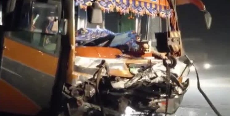 मोठी दुर्घटना : धावत्या बसमध्ये चालकाला हृदयविकाराचा झटका; 9 जण ठार, अनेक प्रवासी जखमी