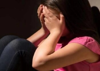 5 वर्षीय चिमुकलीस लिफ्टमध्ये नेत.., तरुणाच्या कृत्यानं रहिवासी हादरले