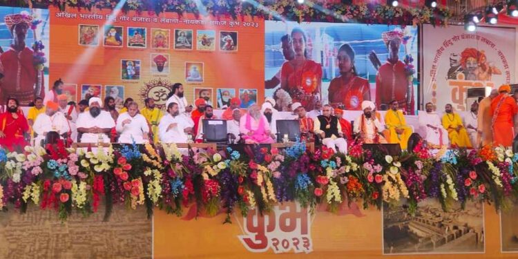 तीन हजार तांड्यांवर बंजारा समाजाचे धर्मांतर; सर्वांना पुन्हा हिंदू धर्मात आणणार – बाबूसिंगजी महाराज