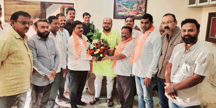 BREAKING: भाजप नगरसेवकांचा शिंदे गटात प्रवेश; जळगाव महापालिकेत शिवसेनेला दिला होता पाठिंबा