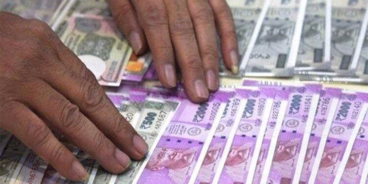 साकेगावात सुरू होता धक्कादायक प्रकार, बनावट ग्राहक पाठवताच पोलिसही झाले हैराण