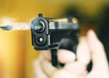 धक्कादायक! तुला संपवतोच म्हणत मनसे जिल्हाध्यक्षावर गोळीबार, पोलिसात दोघांविरोधात गुन्हा दाखल