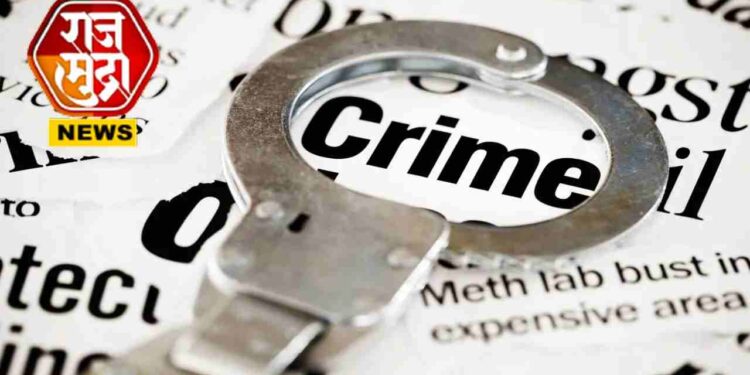 धावत्या बसमधे महिला कंडक्टरचा विनयभंग; प्रवाशाविरुध्द गुन्हा दाखल