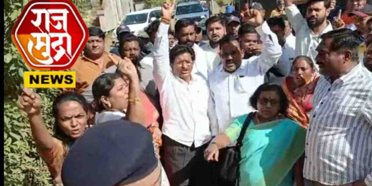 शिवसेना पदाधिकारी पोलिसांच्या ताब्यात; मुख्यमंत्र्यांना निवेदन देण्यास नकार