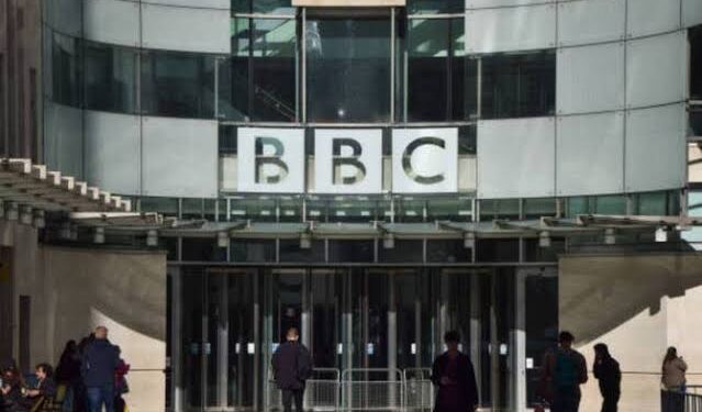 BBC च्या कार्यालयात चौकशी सुरूच; आयकरचे अधिकारी 19 तासांपासून ठाण मांडून