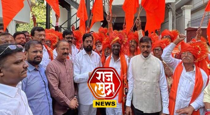 ठाकरे गटाला धक्का! आदित्य ठाकरे नाशिक दौऱ्यावर अन् कार्यकर्ते शिंदे गटात