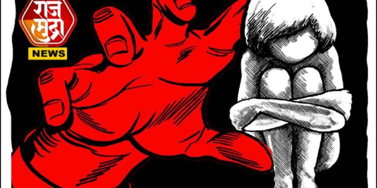 अत्याचारातून अल्पवयीन मुलीने दिला बाळाला जन्म; पोलिसांनी केली नराधमास अटक