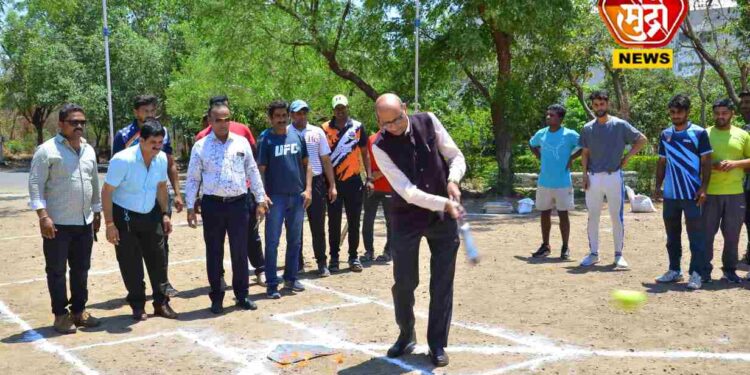 भारतीय सॉफ्टबॉल संघाच्या सरावास सुरवात; विद्यापीठाचा उपक्रम