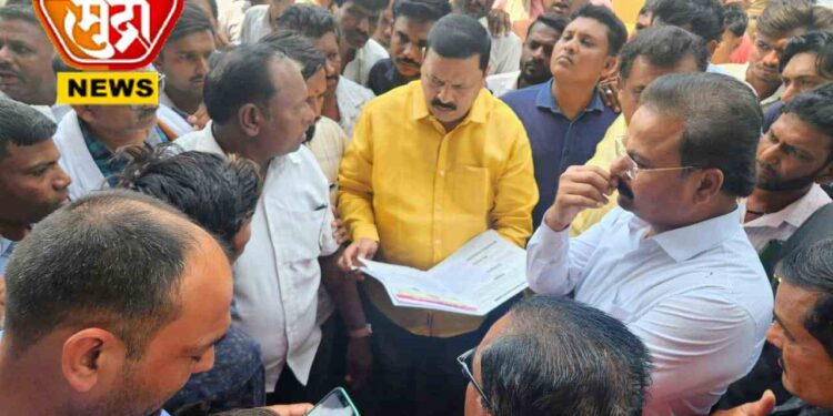 रावेर टोलनाक्यावर शेतकऱ्यांकडून वसुली; आ. चंद्रकांत पाटील, अनिल चौधरींची धडक