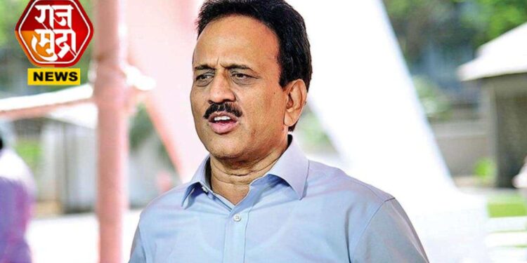 मंत्री गिरीश महाजन यांच्या वाढदिवसानिमित्त फळवाटप; शिवसेना शिंदे गटाचा उपक्रम