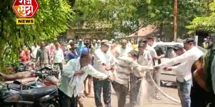 पाचोरा येथे तरुणाचा आत्महदहनाचा प्रयत्न; पोलीस प्रशासनाच्या सतर्कतेने अनर्थ टळला