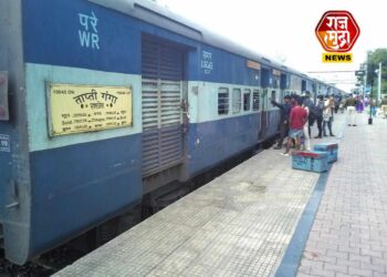 धावत्या रेल्वेत चढताना महिलेचा जीव वाचवला; समतोलच्या कार्यकर्त्यांचे प्रसंगावधान