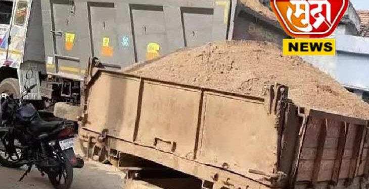 अमळनेरात वाळू माफियांची मुजोरी; महसूल विभागाच्या तावडीतून जळत केलेले ट्रॅक्टर पळविले