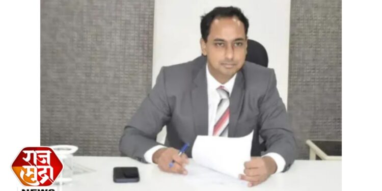 अबब, जिल्हाधिकारी यांनी घेतल्या तब्बल १२००बैठका…!