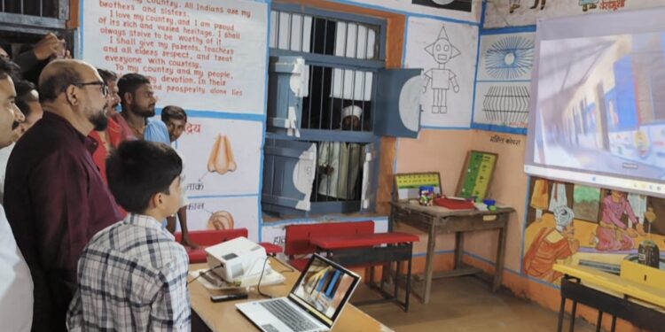 भोणेथील जिल्हा परिषद शाळेतील डिजिटल रूम व भोजन कक्षाचे पालकमंत्र्याच्याहस्ते उद्घाटन !