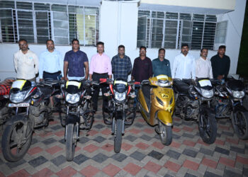 मोटरसायकल  चोरी करणाऱ्यास स्थानिक गुन्हे शाखेकडून अटक