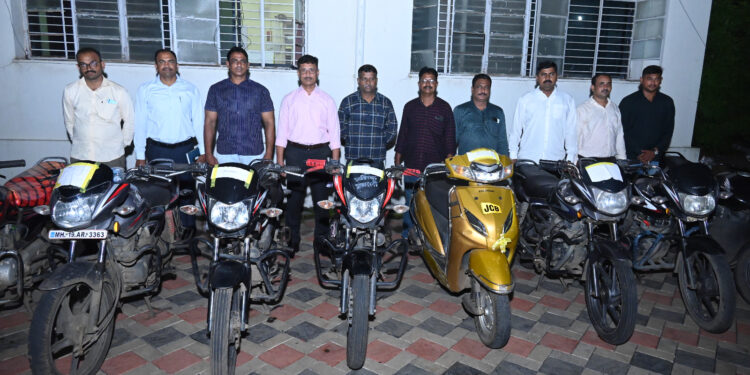 मोटरसायकल  चोरी करणाऱ्यास स्थानिक गुन्हे शाखेकडून अटक