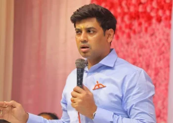 महायुतीमध्ये रंगणार राजकारण ; श्रीकांत शिंदेनी जाहीर केला उमेदवार