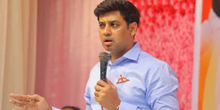 महायुतीमध्ये रंगणार राजकारण ; श्रीकांत शिंदेनी जाहीर केला उमेदवार