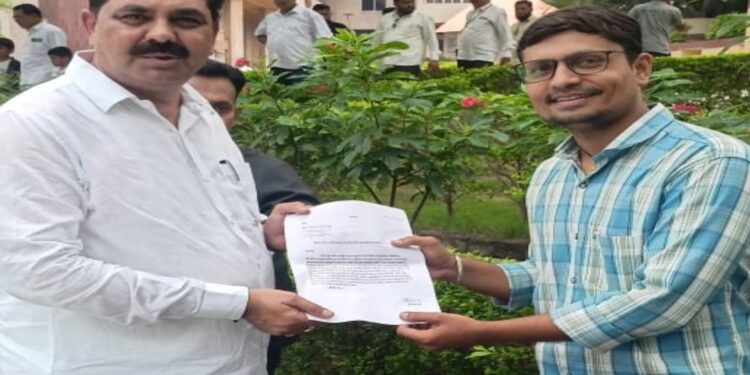 संत नरहरी सोनार यांची जयंती शासकीय पातळीवर साजरा करावी : कॅबीनेट मंत्र्यांना निवेदन