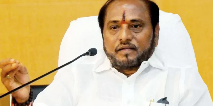 रामदास कदमांना धक्का : बालेकिल्ल्यात निवडणुकीसाठी घरातूनच आव्हान.