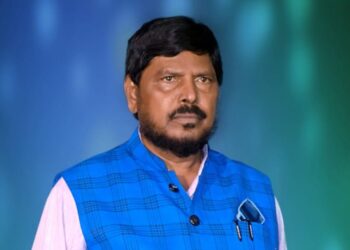 विधानसभेसाठी रामदास आठवलेंनी रणशिंग फुकले ; दहा ते बारा जागांची मागणी