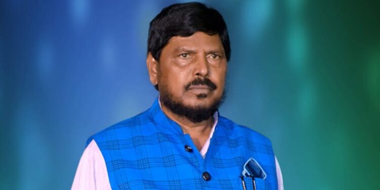 विधानसभेसाठी रामदास आठवलेंनी रणशिंग फुकले ; दहा ते बारा जागांची मागणी