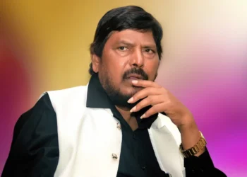 शिवसेना,राष्ट्रवादीनंतर आता आठवलेंची आरपीआय ही फुटीच्या मार्गावर