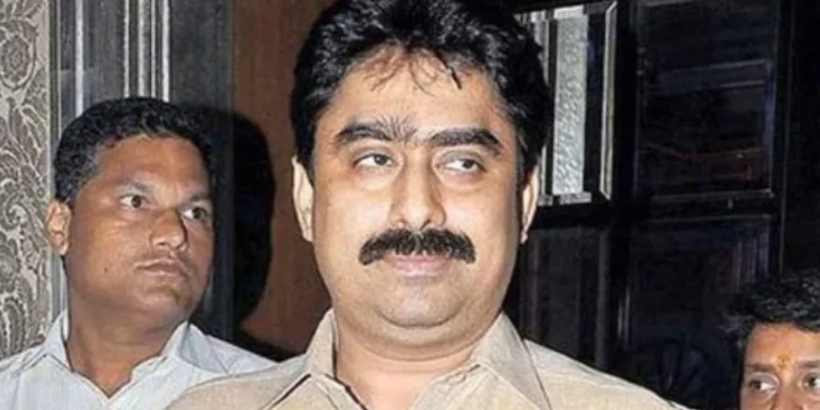 विधानसभेच्या तोंडावर ठाकरेंच्या खासदाराच्या अडचणी वाढणार?