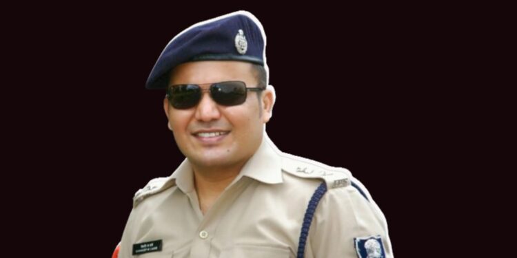 पोलीस दलातून राजीनामा दिलेले शिवदीप लांडे राजकारणाच्या आखाड्यात उतरणार?