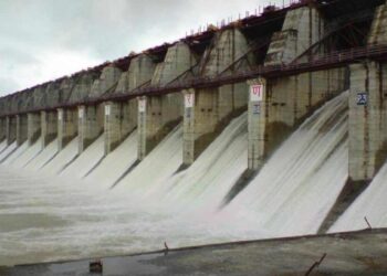 जळगाव शहराची पाण्याची चिंता मिटली ; आमदार राजू मामा भोळेकडून सपत्निक वाघूर धरणाचे जलपूजन