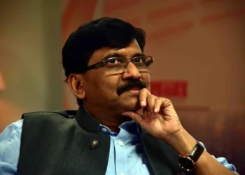 काँग्रेसच्या पारंपारिक मतदारसंघासाठी संजय राऊत आग्रही ; तिढा सुटणार का?