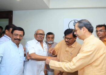 माजी आमदार अनिल गोटेनीं बांधल शिवबंधन : उद्धव ठाकरेंच्या उपस्थितीत पक्षप्रवेश