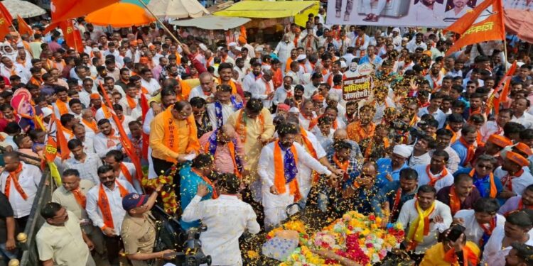 सुमारे २० हजार जनसागराच्या साक्षीने शिवसेना नेते ना. गुलाबराव पाटलांचा अर्ज दाखल